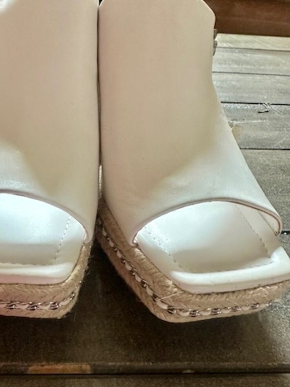 Karl Lagerfeld Paris White Leather Wedge Slides – Size 8 / 38.5